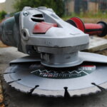 Concrete cutting blade for angle grinder